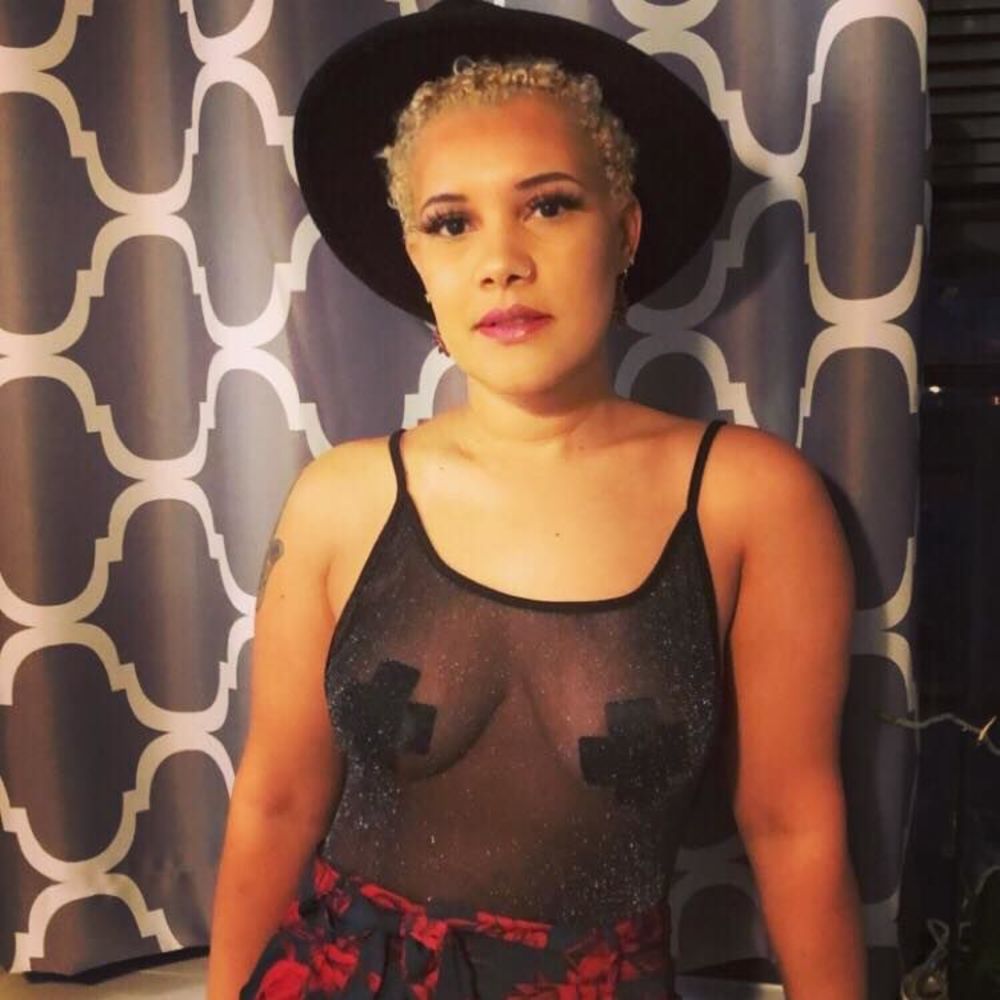 Meet your Posher, Valeria